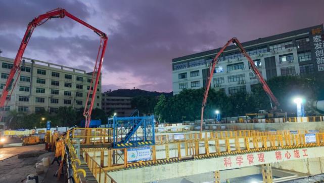 深大城际铁路先开段黄麻布站明挖段工作井顶板完成封顶