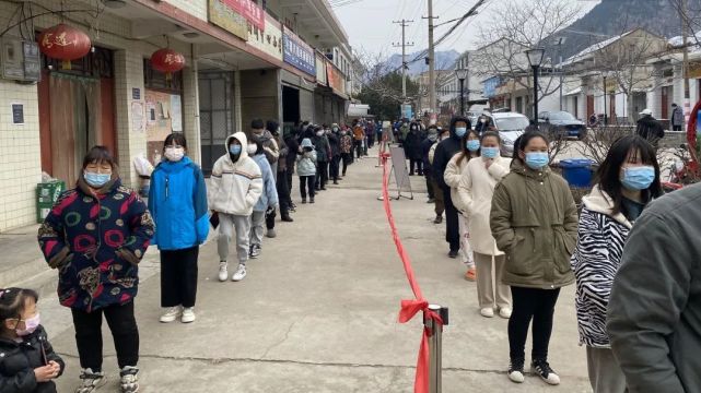 黨員率先分派到山區邊遠村組,分別下沉到輞川鎮,藍橋鎮,焦岱鎮,葛牌鎮