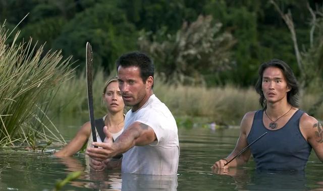 连亚马逊食人族都害怕的巨蟒蛇老头却想捉来卖钱他胆子真大