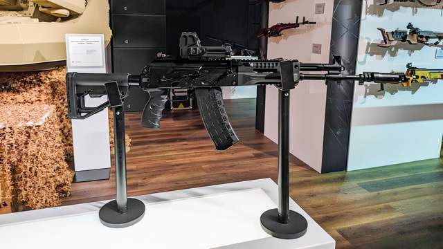 ak-12突擊步槍:2021年俄軍接裝數萬把,堪稱卡拉什尼科夫槍械的終極魔