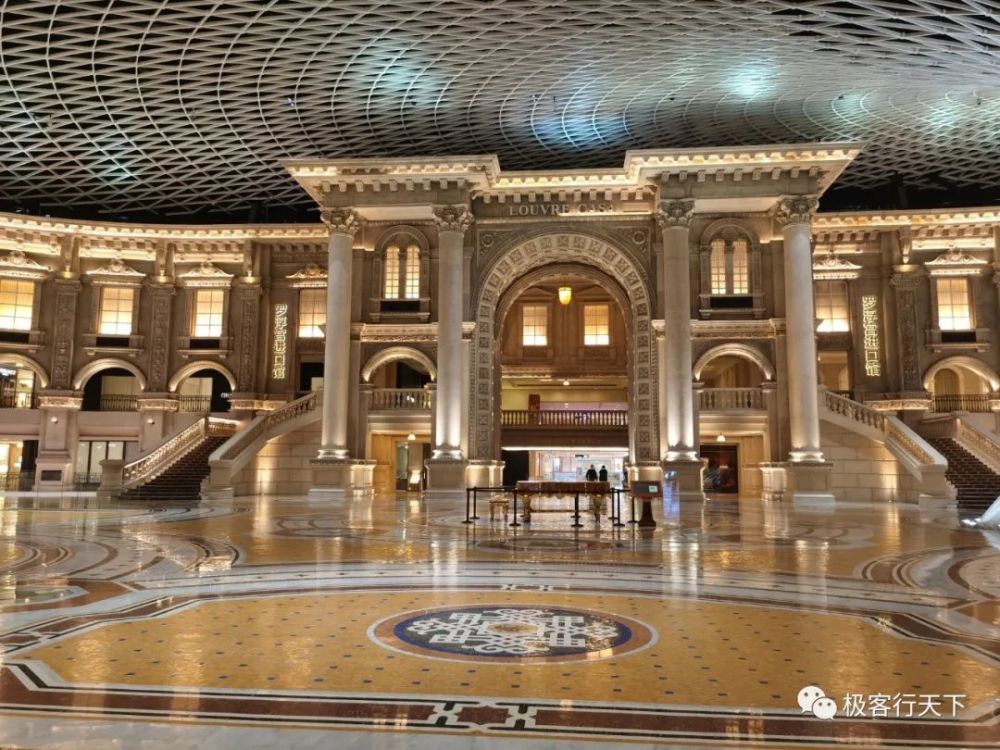 罗浮宫家居虽然名字有些浮夸但却是顺德家具商贸的典范