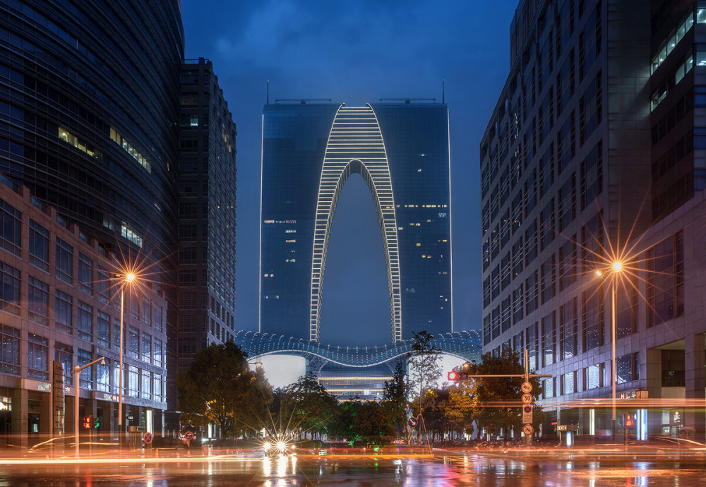 苏州一知名建筑建于市区核心地段高度有近300米造型像裤子