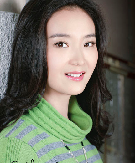 "晴格格"王艳:嫁豪门24年丈夫破产,47岁复出,富豪太太不好当