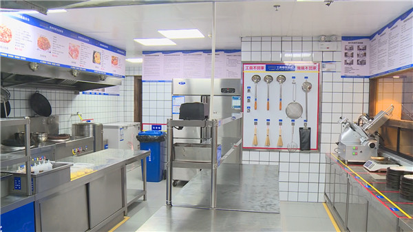 "明厨亮灶更安心 食品安全有保障" 湘潭县有了首家"4d"厨房|明厨亮灶