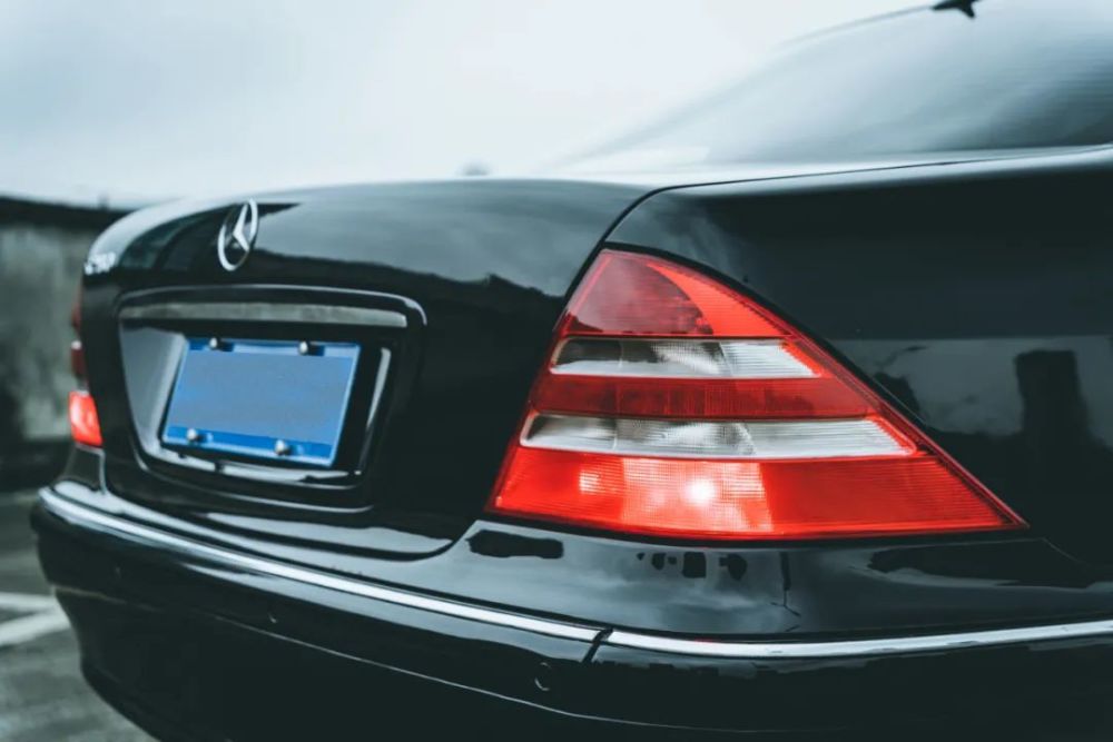 饱受争议的华尔街之狼奔驰s280w220高光车影