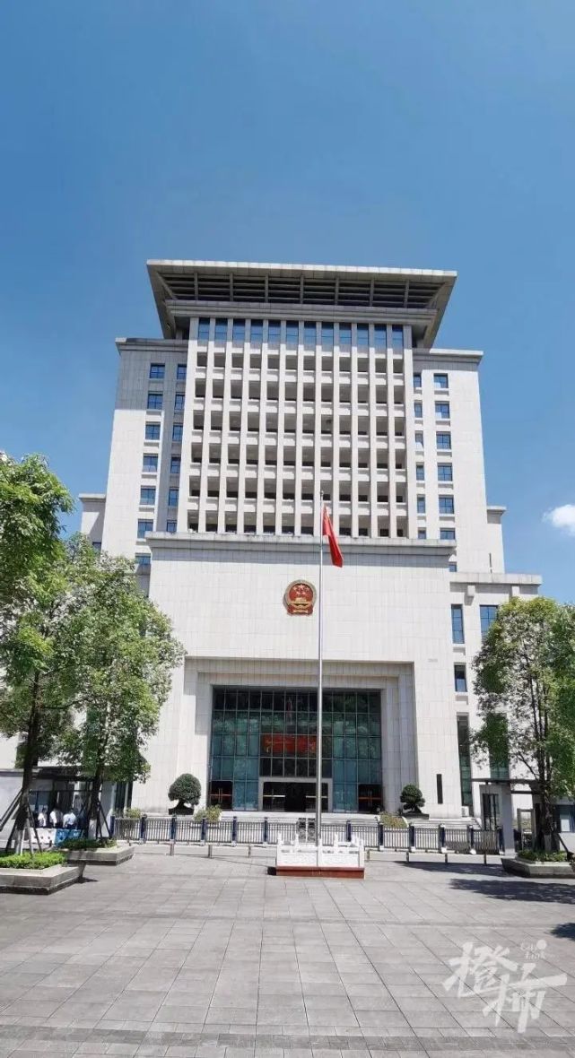 打开腾讯新闻,查看更多图片 >来源:重庆市第五中级人民法院视频 高欣