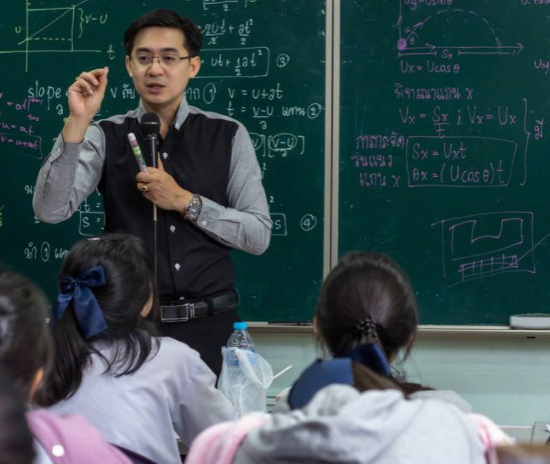 孙卓找到满意学校,授课老师多为"硕博",或许会增加其高考压力