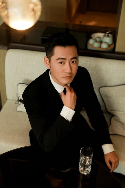 佟晨洁魏巍合体出席活动 魏巍《清风朗月花正开》正在热播