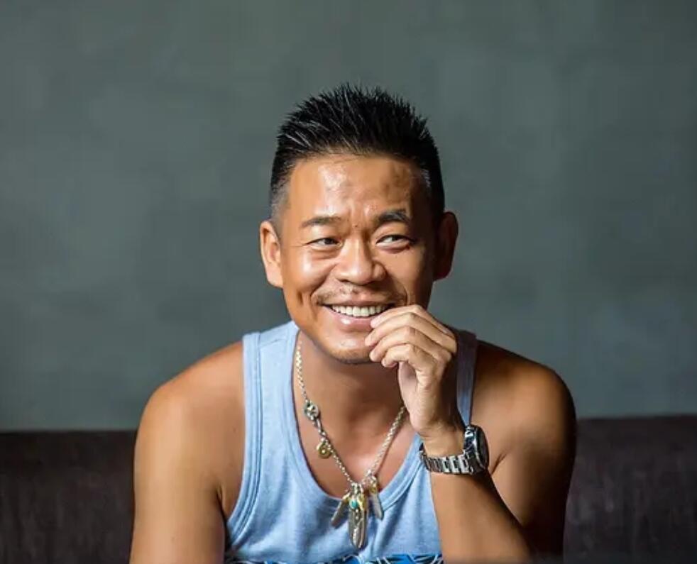 孙浩21岁出道23岁上春晚52岁在扫黑风暴中因演技太好被骂