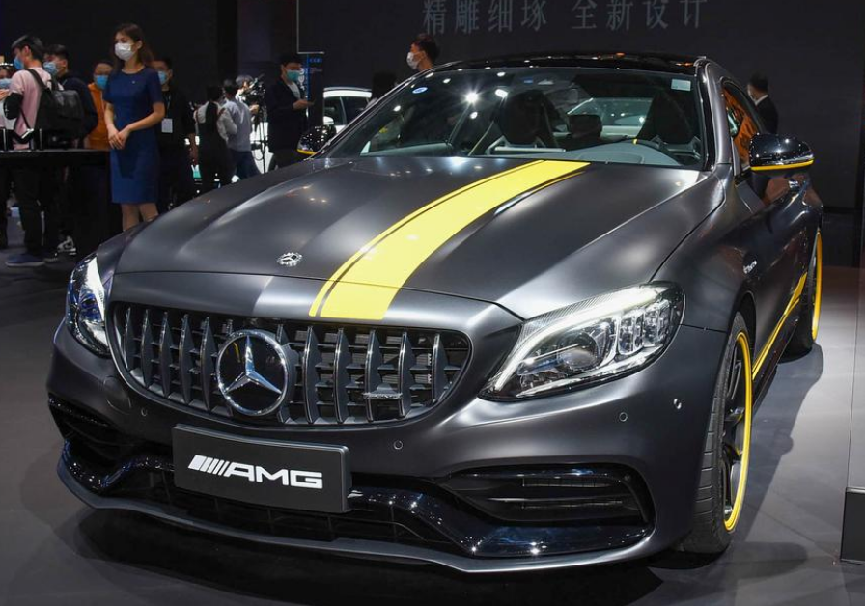 扮猪吃老虎的跑车奔驰c级amg暗夜特别版搭载40tv8发动机