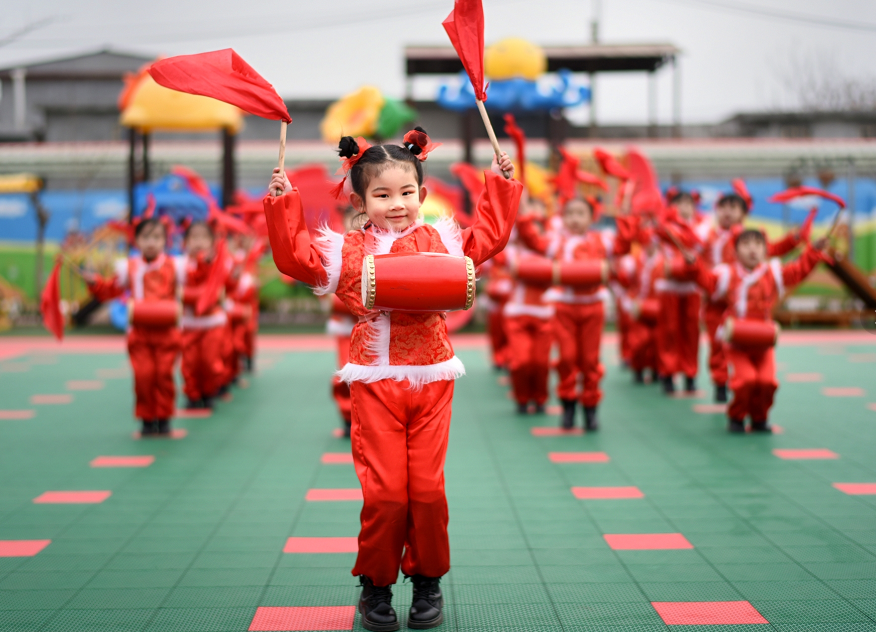 河北邢台经济开发区:乡村幼儿园擂响安塞腰鼓