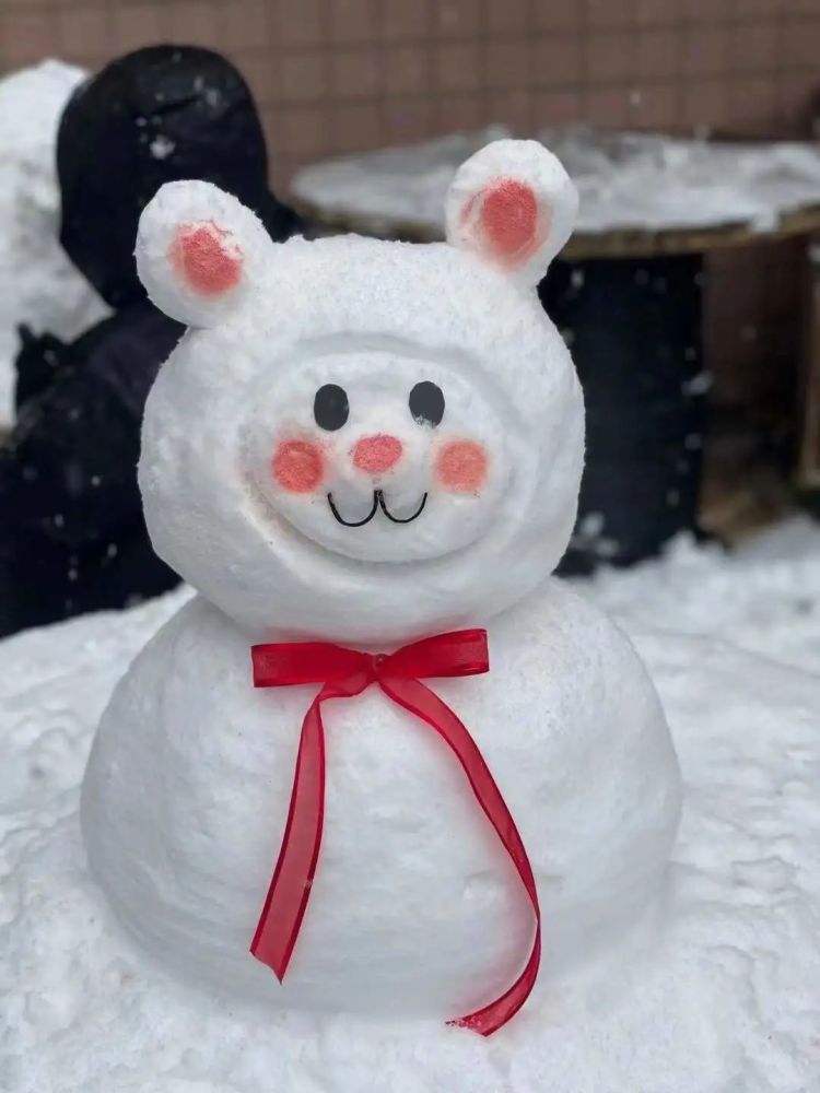 还有雪人版《断臂的维纳斯》萌萌的 酷酷的 搞笑的科大的雪人也不甘