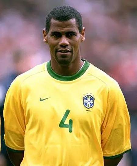 足球巨星年鉴1965年出生的十大球星下你pick谁