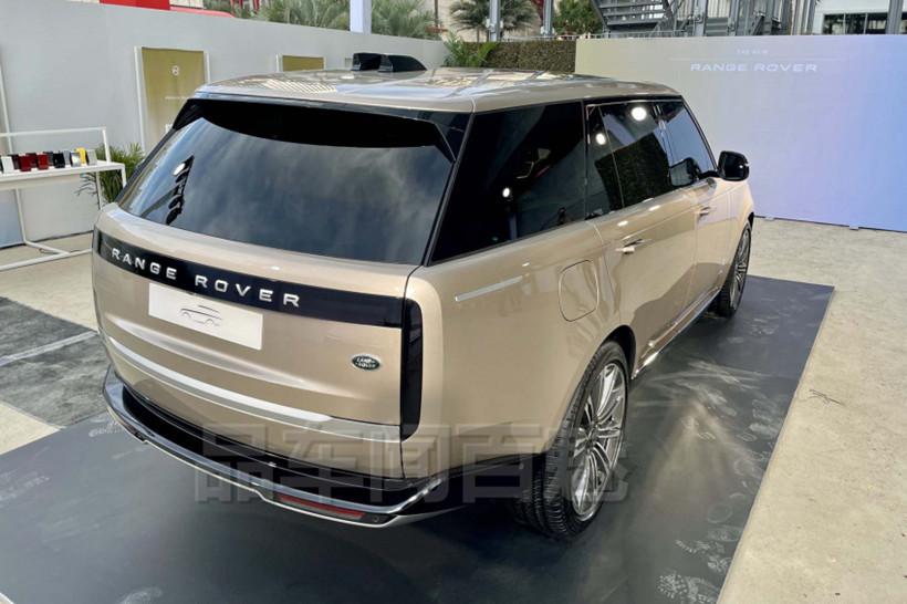 路虎揽胜换代现身轴距接近3米2提供四座可选换装宝马v8引擎