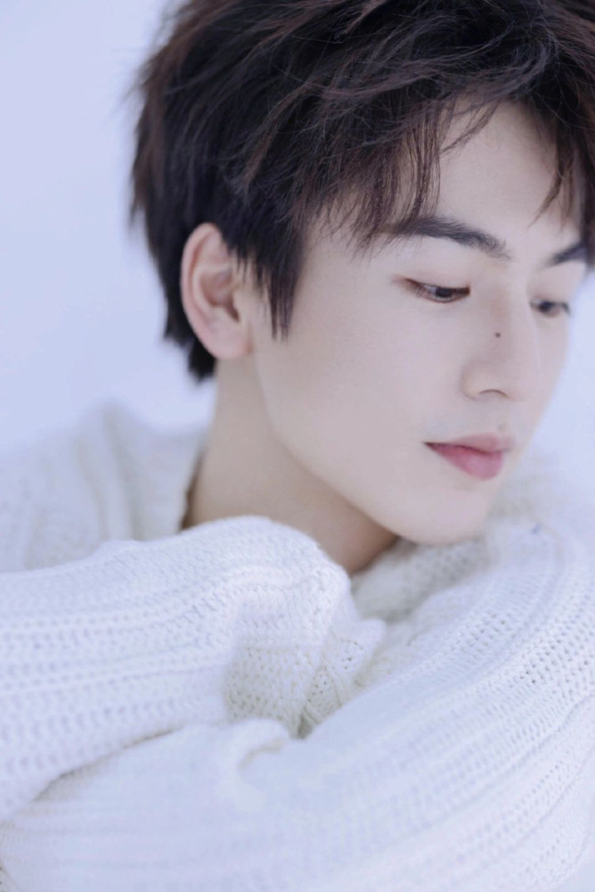 张凌赫帅气男生插图5