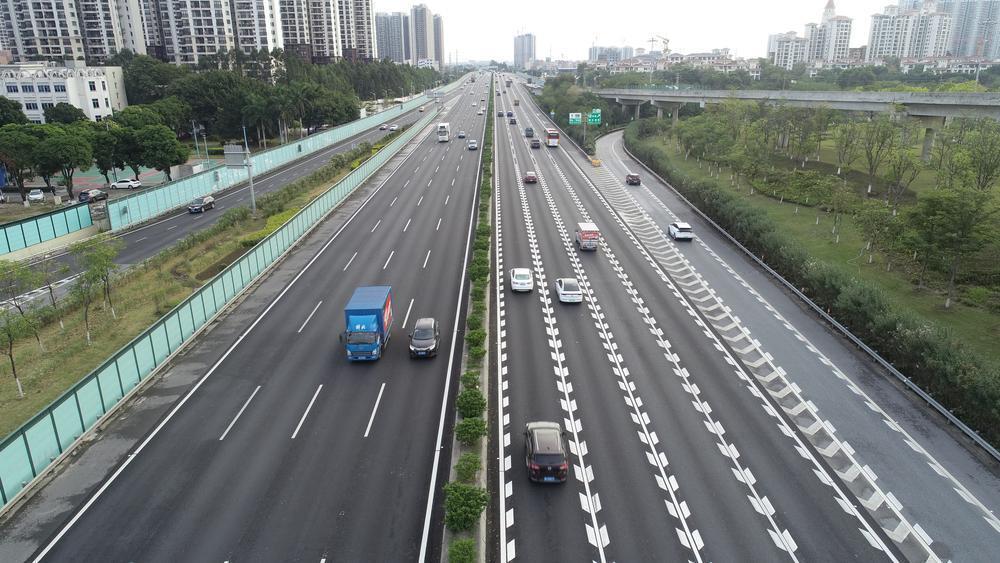 广清高速降噪防滑沥青路面项目顺利通过验收_腾讯新闻
