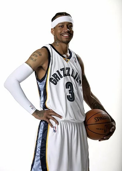 但是他在nba舞台上也是一位重要人物,而且重要的是,艾弗森身高只有183