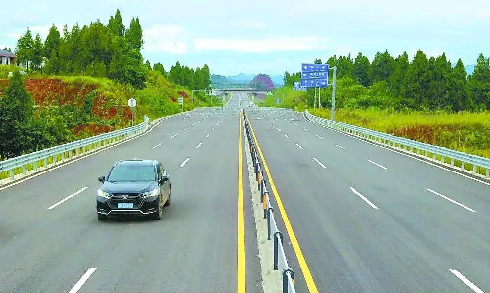 南充顺蓬营一级公路营山段s305线竣工通车