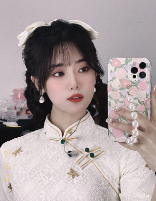 腐团儿汉服写真曝光,粉丝称赞是古风天花板,论国风小钰不输她