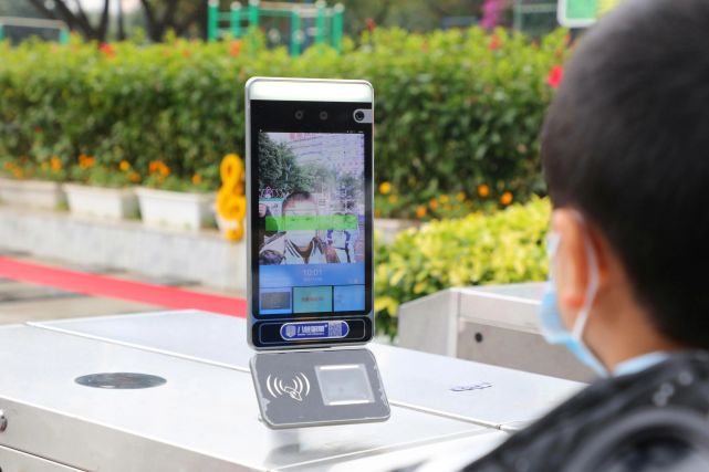 青秀区智慧防疫人脸测温识别系统助力校园疫情防控