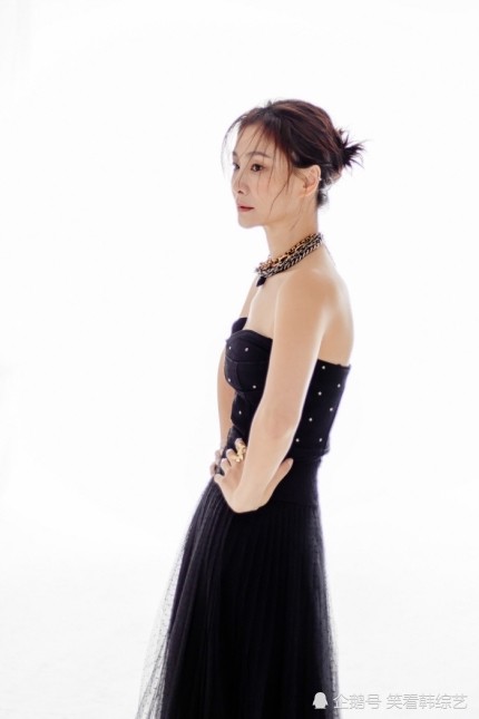 《正在分手中》朴孝珠,通过画报展现性感反转魅力