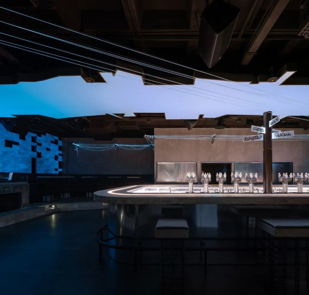 闹市与弄堂之间的街头文化long酒吧设计