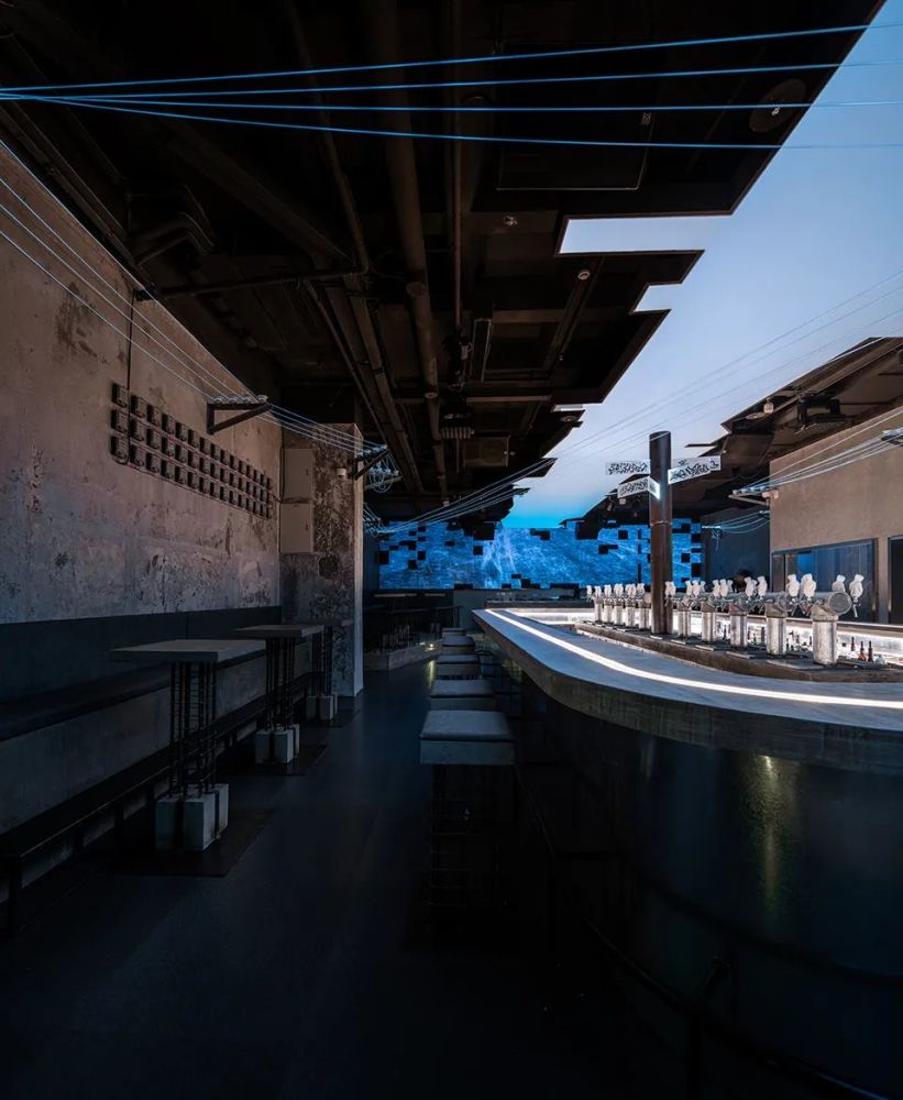 闹市与弄堂之间的街头文化long酒吧设计