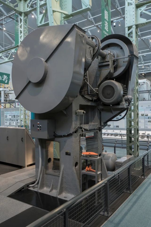 工业机器 灰机素材