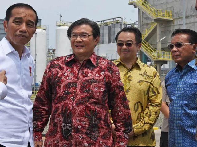 一个在印尼广东陆河籍胶农之子,崛起为身家61亿美元印尼第五富豪