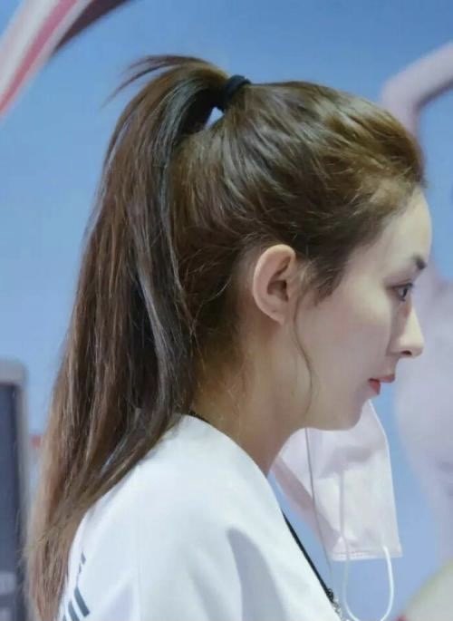 高马尾怎么扎简单又好看?看完这4点教你扎出高级感!