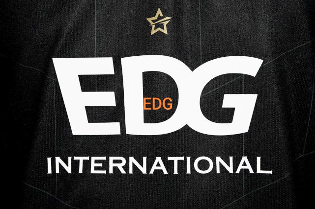 "edg一星新队服图"火了,公开叫板skt战队,勇气被lpl粉丝认可_腾讯新闻