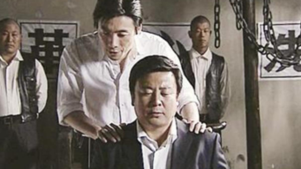 "最牛逃犯"吉世光:改名换姓13年成演员,因出演《潜伏》被抓