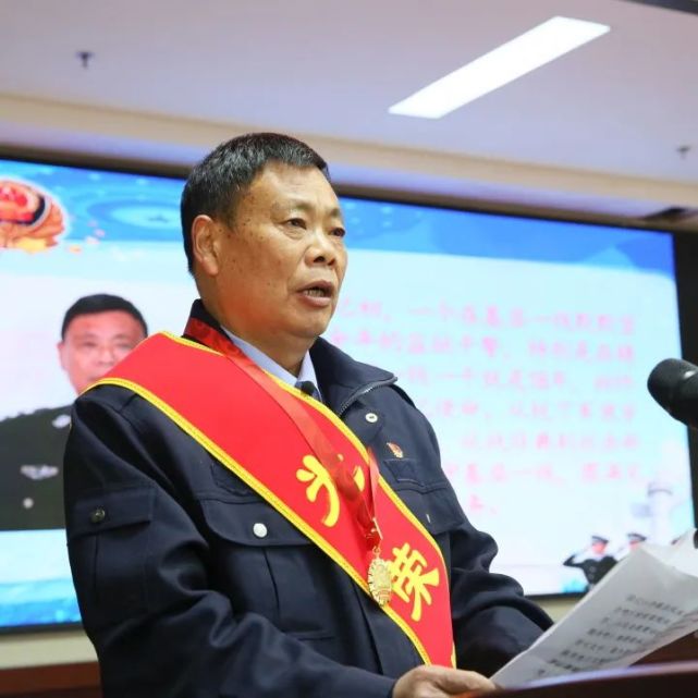 河南省许昌监狱隆重举行警察荣誉退休暨新警入警仪式