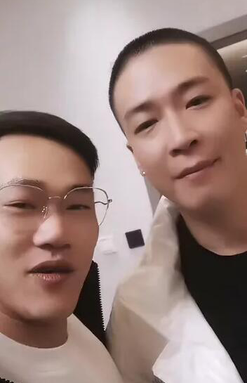 都干过去认爹了,百万锹说大嘎子跟刘一手和好了,战神点有面子,yy没有