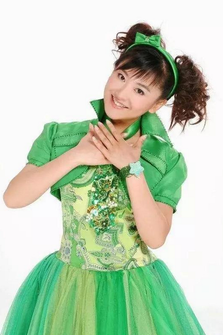 王淏陪孩子长大的月亮姐姐为刚强牵线39岁高龄产子退居家庭