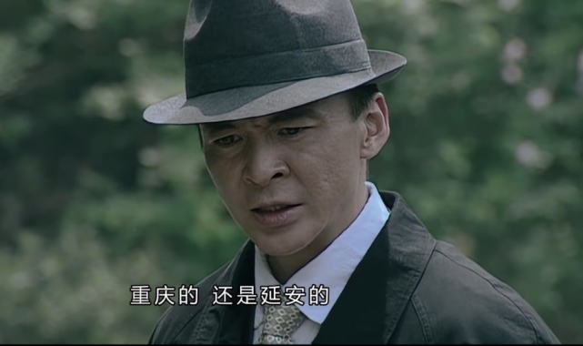 《潜伏》巅峰谍战在前两集，劳文池十重身份，万里浪坚决杀之_腾讯新闻