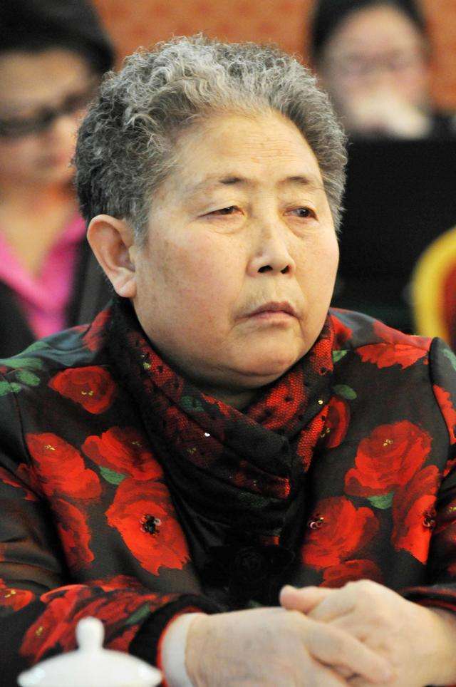 老干妈陶华碧直言:自己卖米豆腐时都交税,不交税脸都没地方搁了