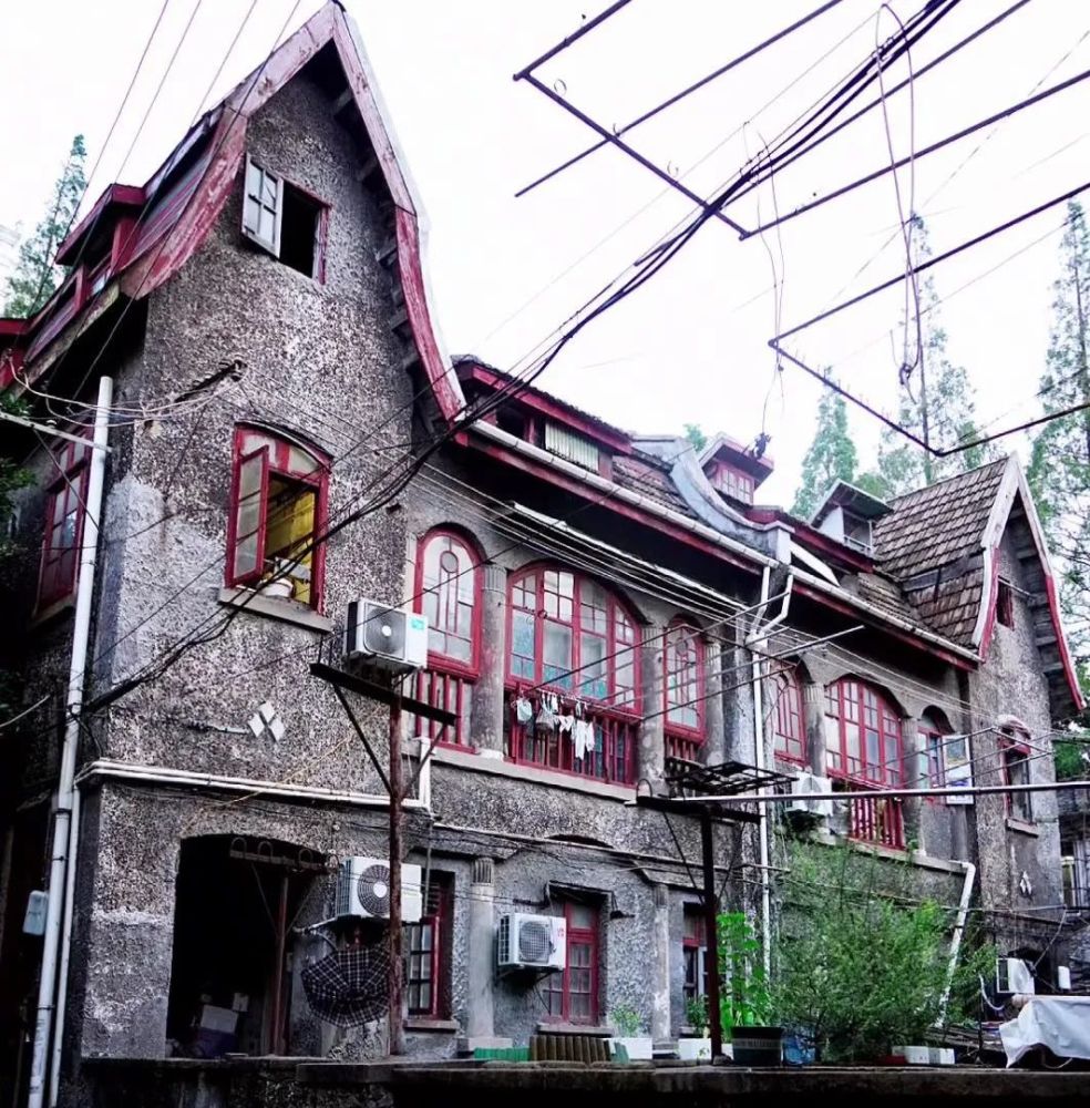 东西白林寺这片差点被拆掉的日式建筑群曾是一个唤着寺庙名称的宿舍