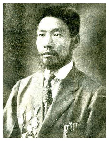 1909年,41歲的霍元甲,由農勁蓀介紹來上海的時候,他是和他的大徒弟劉