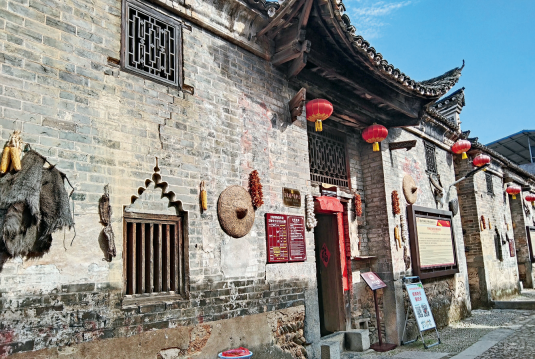 从"半条被子"到红火日子