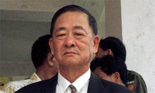 缅甸政府的合力围剿,坤沙最终还是投降了,和他的上一任毒枭罗星汉一样