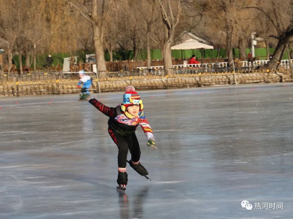 助力冬奥双桥区举办第三届冰雪运动会速度滑冰比赛