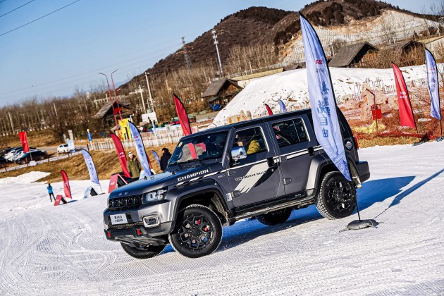 十几万就能让你雪地上玩个够 冰雪试驾北京越野bj40