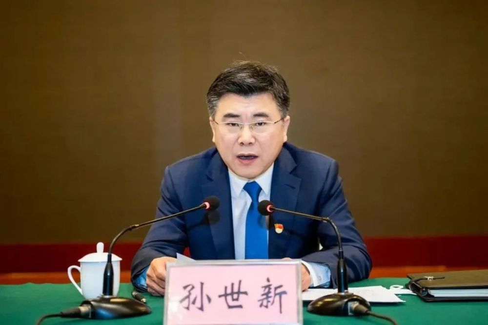 山西省晋城市城区区委书记孙世新应严查香槟城项目工地2人从24楼坠落