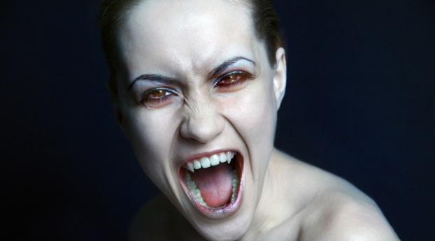 俗话说最毒不过妇人心.