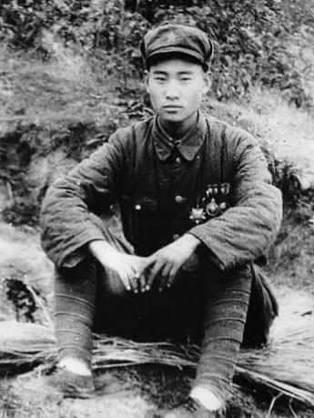 这位解放时的战斗英雄靠打从战士一路升到大军区司令他是谁