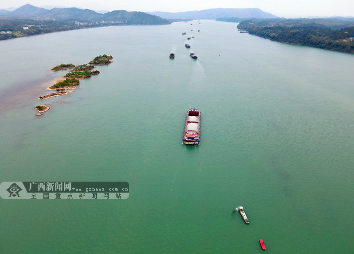 广西内河首段3000吨级航道投入试运行