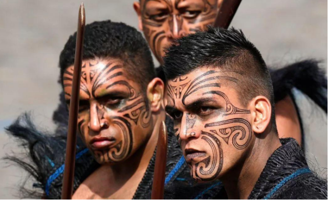 民族文化革命:史上首位毛利"纹面"女新闻主播