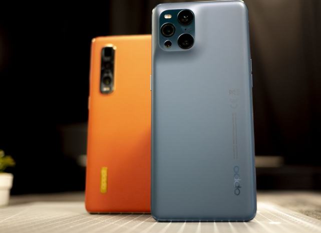 设计部分是高端手机为数不多的可以证明自己的堡垒之一,oppo find x4