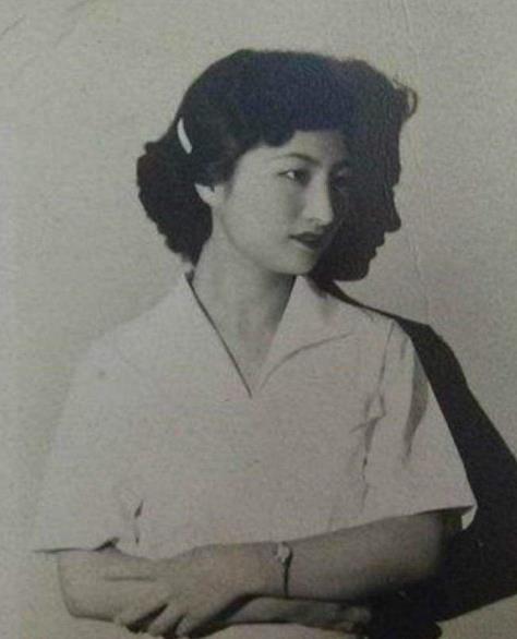 游走于戴笠毛人凤之间的军统之花潜伏大陆数十载却终被识破